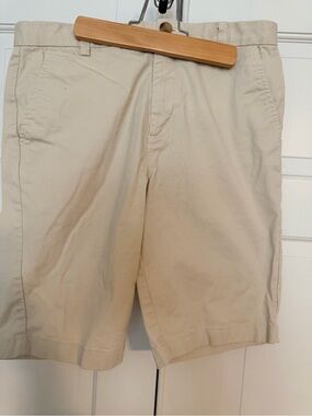 Vineyard Vines Boy’s Flat-Front Cotton Shorts size 18